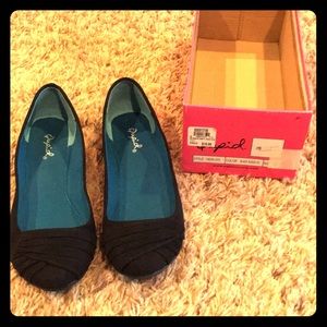 Quipid Black Flats